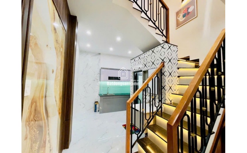 Nhà mới 2 tầng sàn 42m2, Vuông – Quang Trung QV